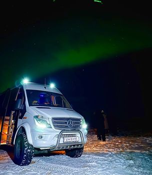 Private 4x4 Tour from Reykjavik - Northern Lights & Hot Choco — photo 5