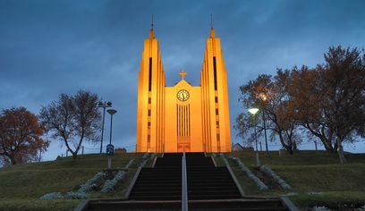 Akureyri City Walk & Local Food