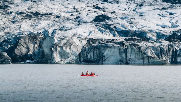 Kayaking by the Glacier — photo 8