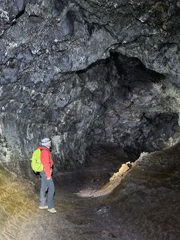 Lava Tunnel & Caving - Private Eco Tour — photo 5