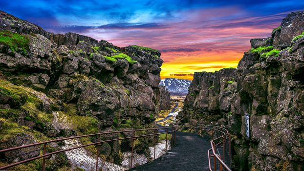 From Reykjavik: Golden Circle & Lagoon Full Day Small Group guided in Chinese冰岛黄金圈+蓝湖温泉中文一日精品团 — photo 5