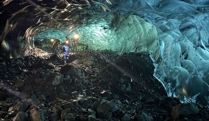 Ice Cave Adventure 