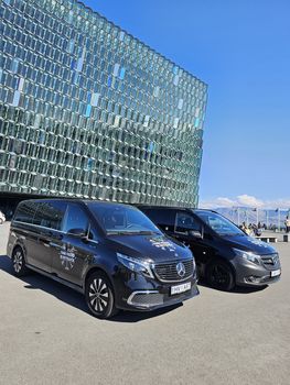 Private 9-hour Airport Transfer & Tour