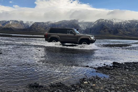 Private Day Trip in Landmannalaugar South Region area on a 4x4 truck — photo 2
