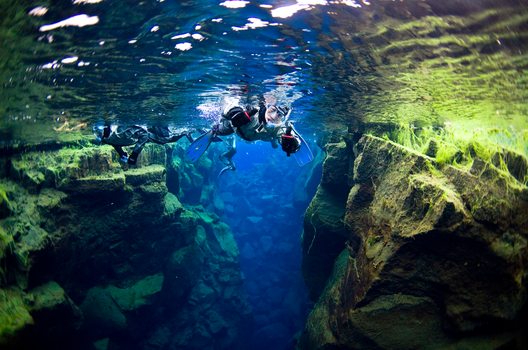Black & Blue - Lava Tunnel + Silfra Snorkeling — photo 5