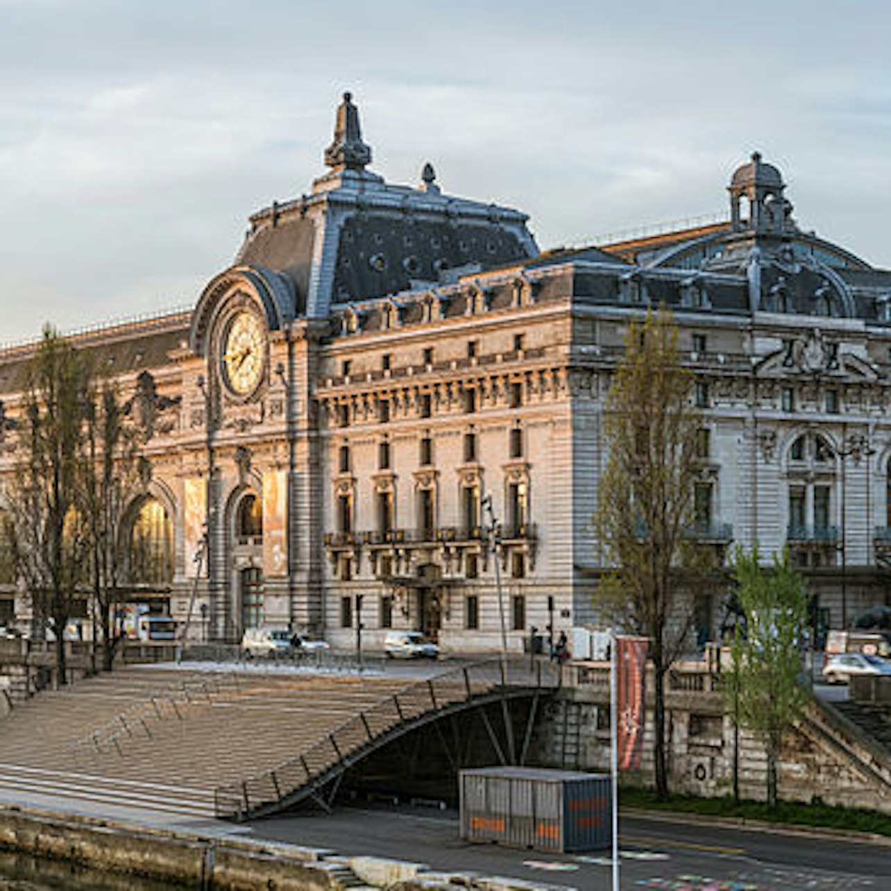 Musée d'Orsay: Dedicated Entrance