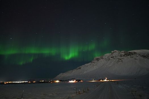 Icelandic Northern Lights Adventure with Local Guides — photo 2