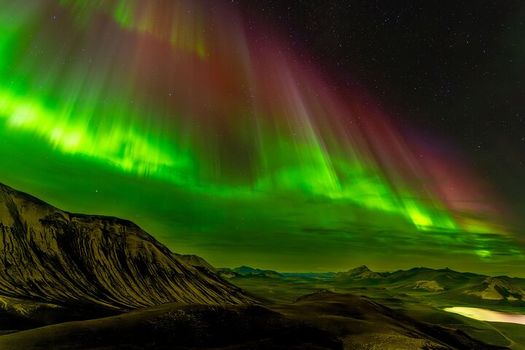 Icelandic Northern Lights Adventure with Local Guides — photo 7