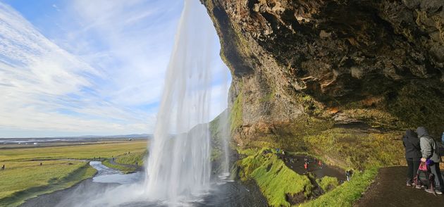South Coast Tour and a Glacier Hike Experience on Sólheimajökull — photo 3