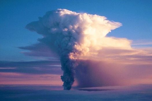 Volcano Cinema All the latest eruption in Iceland in 4K quality — photo 6