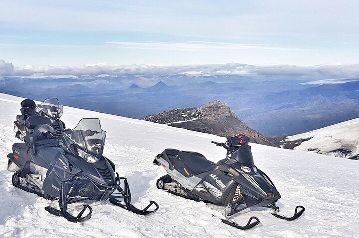 Snowmobiling on Eyjafjallajökull, photo 8 of 10