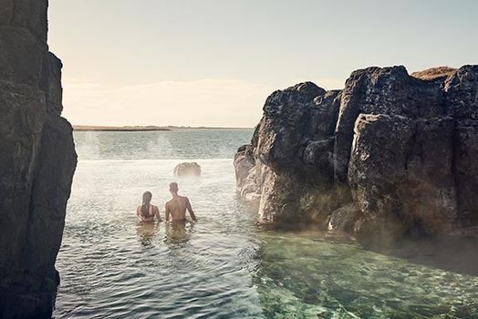 Luxury Private Transfers Reykjavik - Sky lagoon for 2 hours stop - Reykjavik