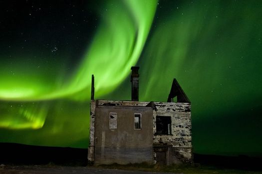Northern Lights Small Group Tour with Hot Cocoa & Free Photos — photo 10