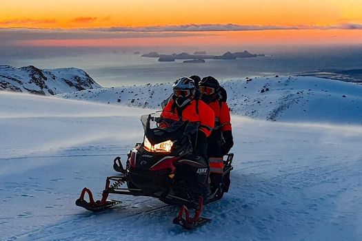Snowmobiling on Eyjafjallajökull — photo 2