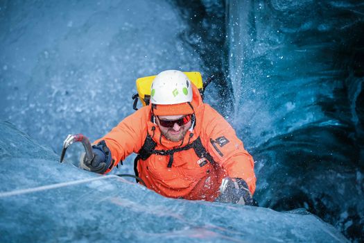 Ice Climbing Captured in Skaftafell — photo 5