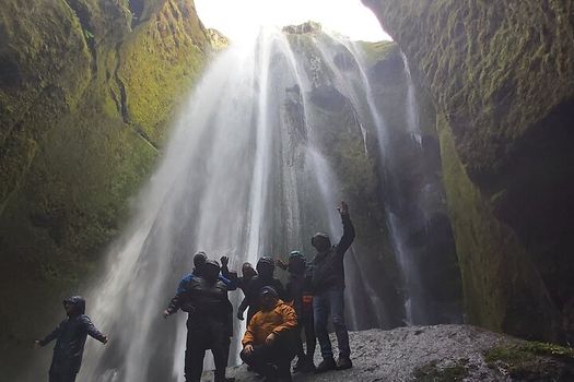 Private Day Tour: Explore Iceland’s South Coast & Glacier Hike — photo 2