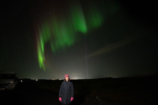 Northern Lights in Mini Bus with Local Pastries, Hot Chocolate, and Photos — photo 11