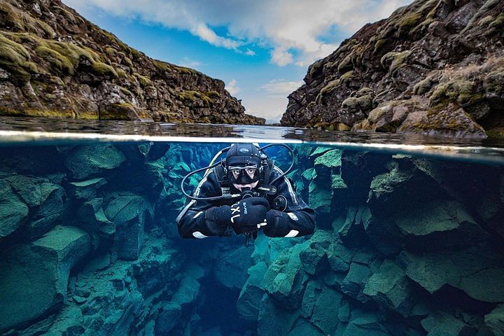 Diving Silfra Tour with Pick Up, photo 5 of 8