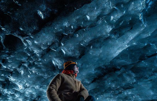 Sólheimajökull Glacier Hike and Ice Cave Exploration — photo 4