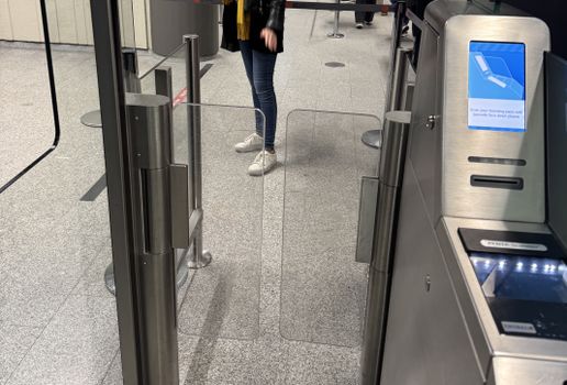 KEF Airport Fast Pass through Security — photo 2