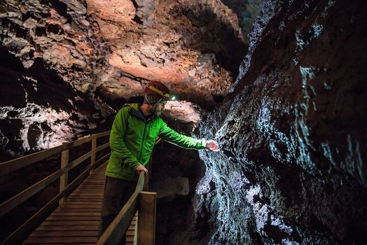 Silver Circle Day Tour: Lava Cave, Waterfalls & Icelandic Horses