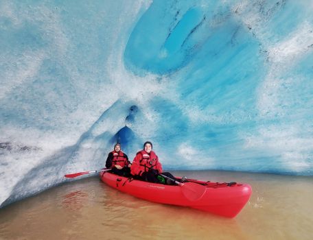 Glacier Kayak Adventure at Heinabergslón — photo 4