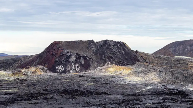 Private Helicopter tour: Flyover New Volcanic Area in Iceland — photo 2
