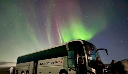 Northern Lights Tour Led by Local Hunters - Hotel pickup available