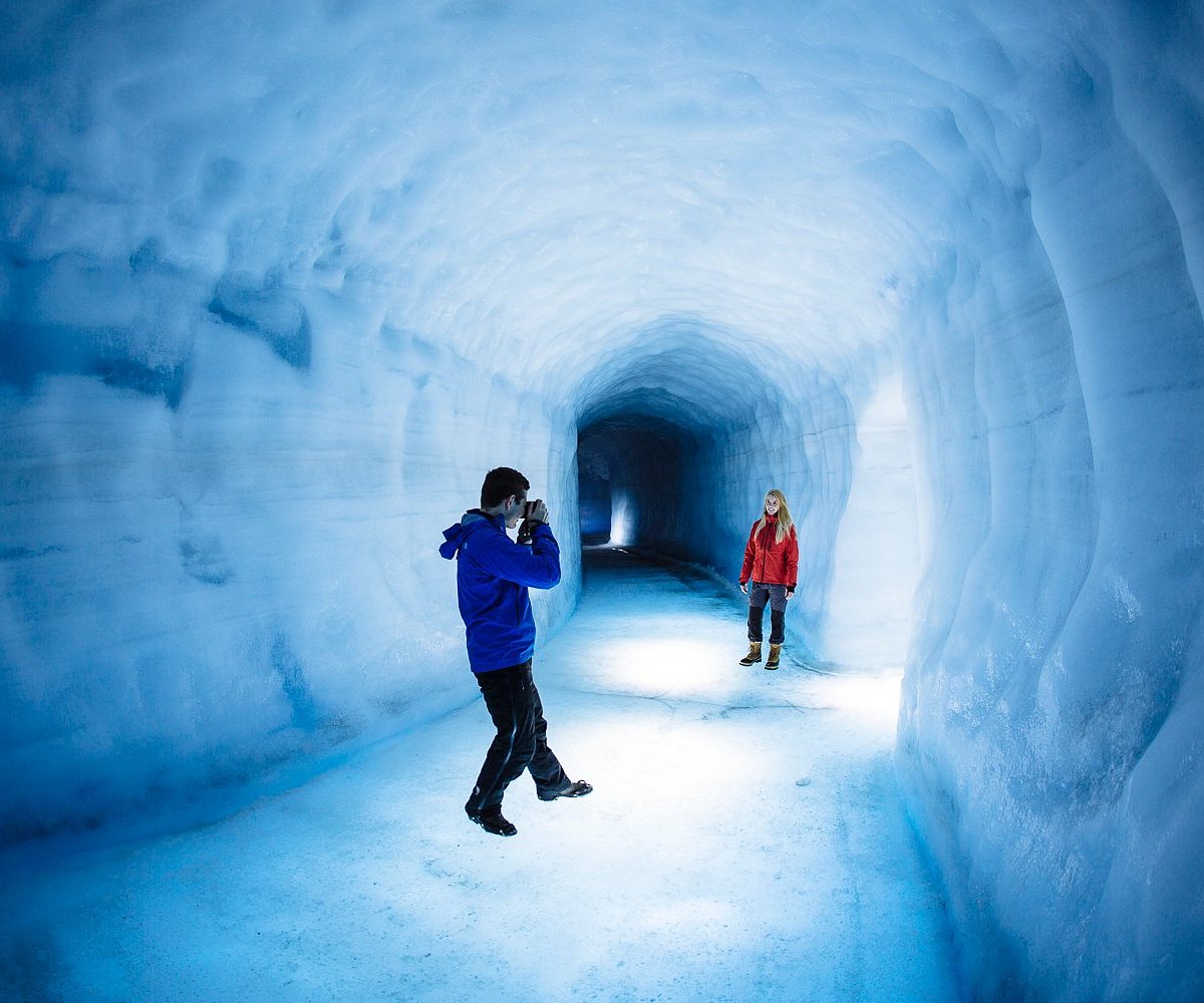 Into the Glacier & Silver Circle, photo 3 of 15