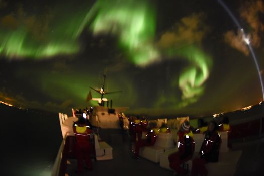 Reykjavík Northern Lights & City Cruise — photo 4