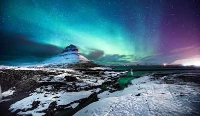 Northern Lights Minibus Tour. Blankets, Hot Cocoa and Kleina pastry. Free retry.