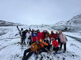 Capturing the Frozen Beauty: Private Glacier Hike on Sólheimajökull — photo 5