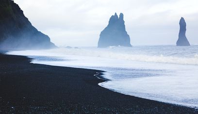 Private Sightseeing Tour to South coast and Black Sand Beach 6 PAX