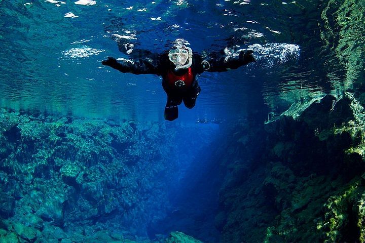 Snorkeling Silfra Tour with Pick up