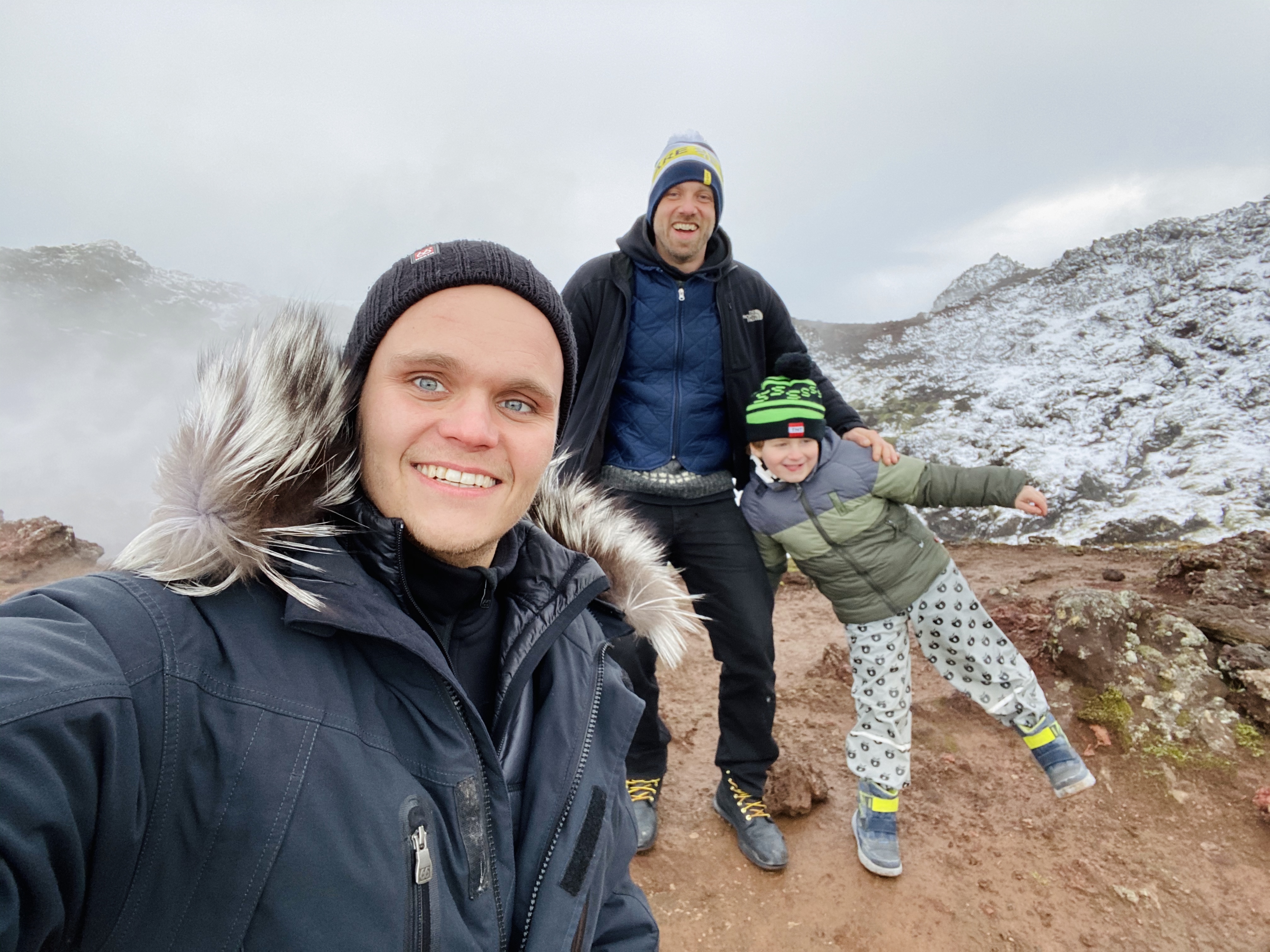 Reykjanes Explorer: Airport Transfer with Sightseeing Adventure