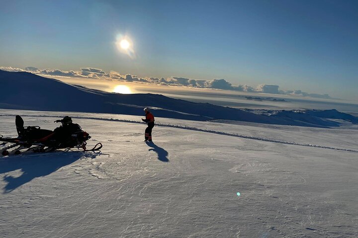Snowmobiling on Eyjafjallajökull, photo 7 of 10