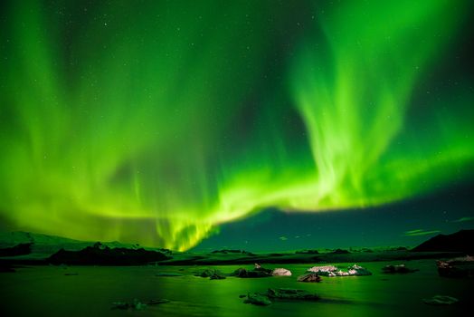 Northern Lights Hunt & Hot Chocolate Minibus Tour — photo 3