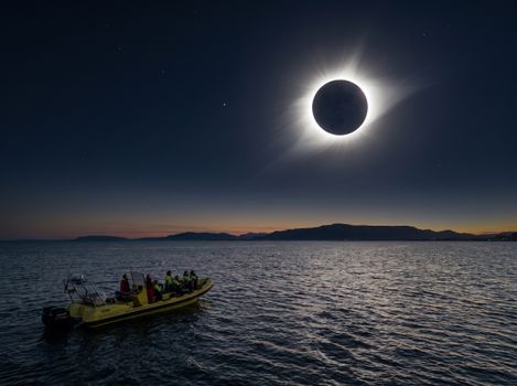 Solar Eclipse by RIB Speedboat from Reykjavík — photo 2