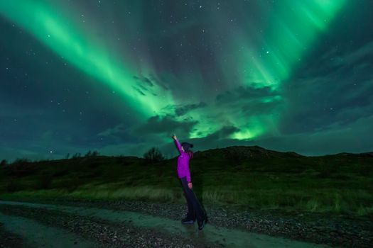 Northern Lights in 4x4 Super with Local Pastries, Hot Chocolate, and Photos — photo 5