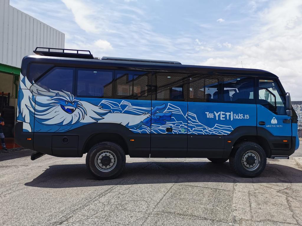 Bus transfer to Landmannalaugar from Reykjavik