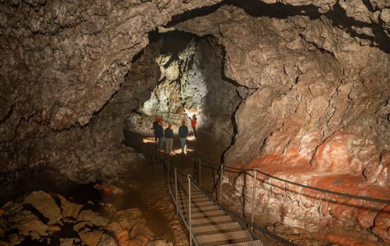 Vatnshellir Lava Cave Tour — photo 8