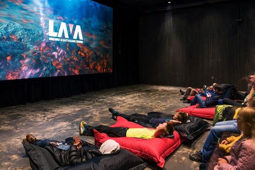 Volcano Cinema All the latest eruption in Iceland in 4K quality — photo 2