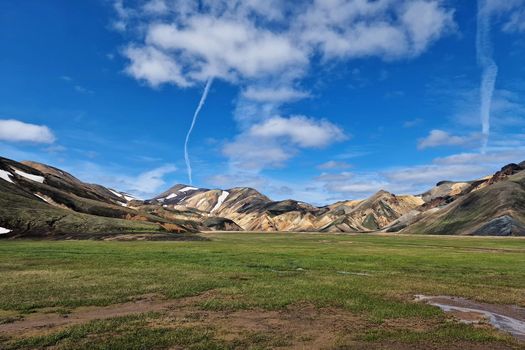 Landmannalaugar Hike and the Valley of Tears in a 4x4 Super — photo 4