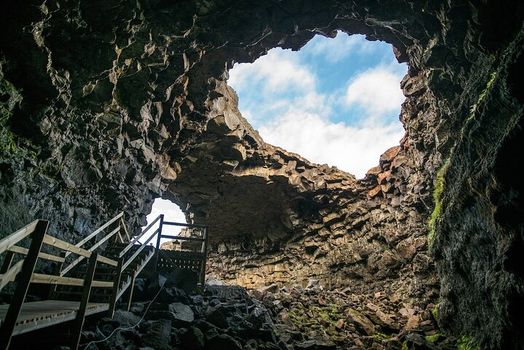 Silver Circle Day Tour: Lava Cave, Waterfalls & Icelandic Horses — photo 9