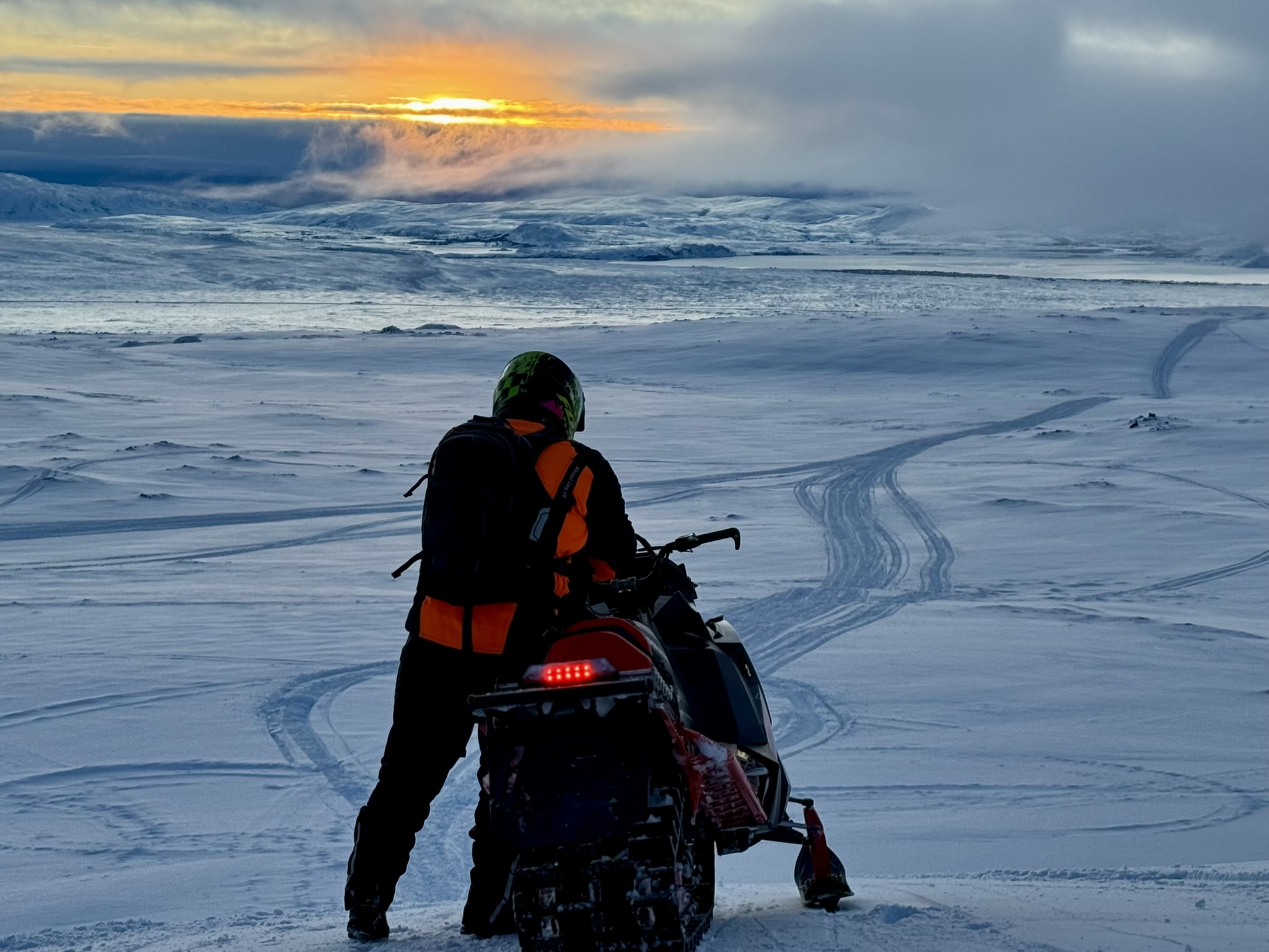 Private Golden Circle & Langjökull Glacier Super Jeep Tour and snowmobiles DAY TOUR