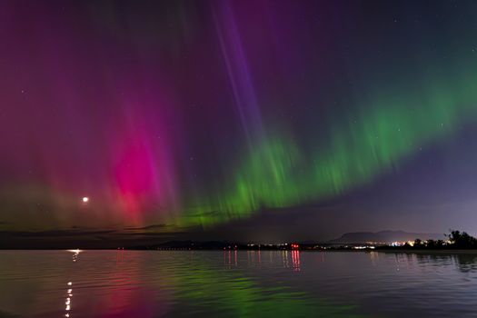 Northern Lights 4x4 Mini Bus EVENING TOUR — photo 2