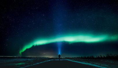 Northern Lights Minibus Tour with Free Photos and Hot Chocolate 