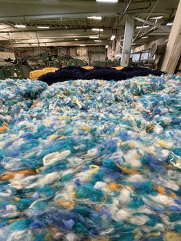 Icelandic Wool Yarn Factory Tour — photo 11