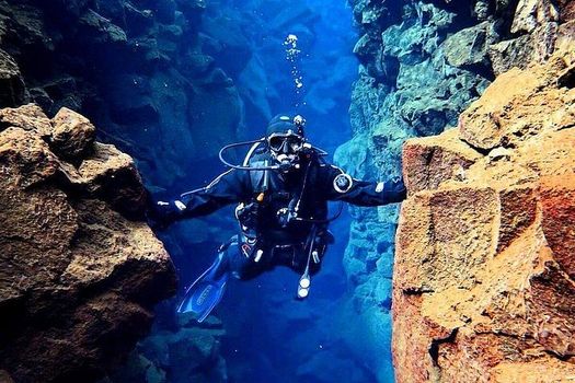 Diving Silfra Tour with Pick Up — photo 2