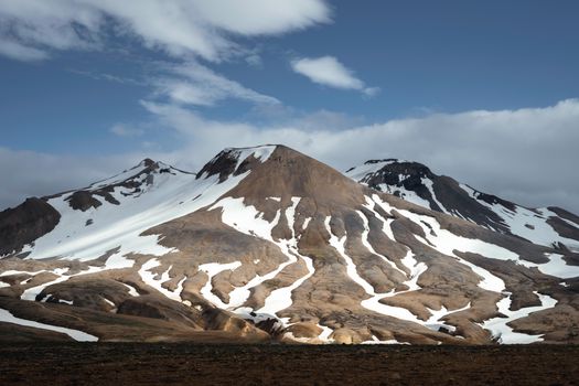 Hike in the Highlands, in the steaming valley of Kerlingarfjöll — photo 2